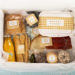 productos del desayuno de novios dentro de la caja de Canella en Rama