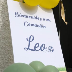 Cartel de bienvenida a la primera comunión de fútbol de Leo