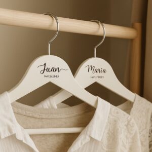 Perchas personalizadas para novios